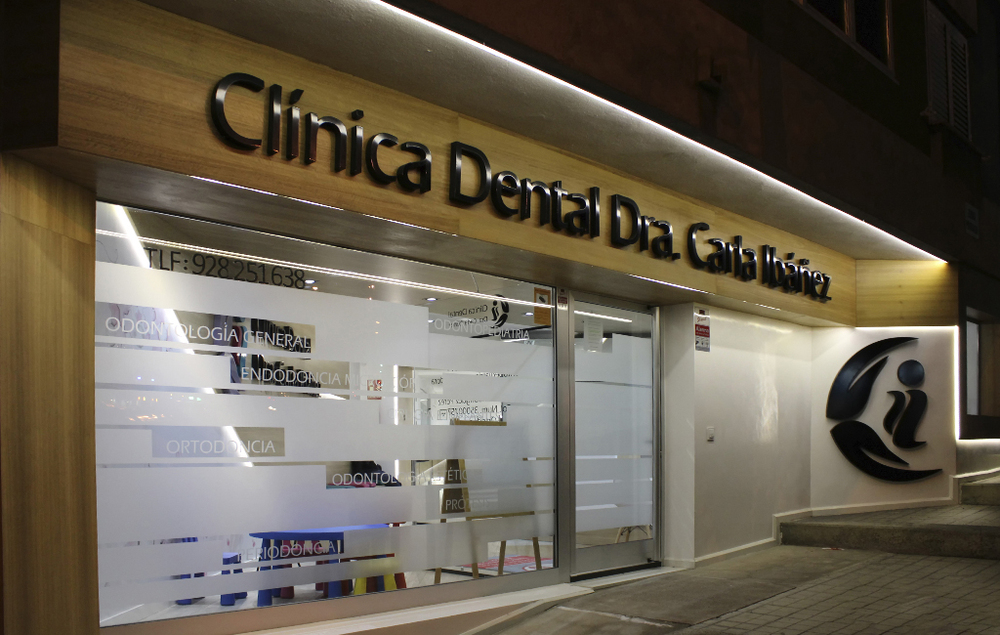 fachada_clinica_carla_ibañez